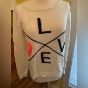 L💗VE CREAM WHITE SWEATER